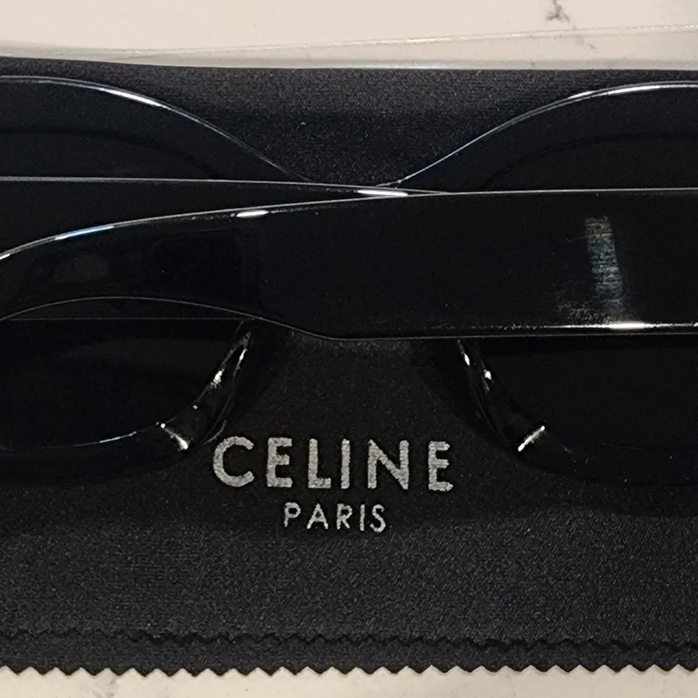 Celine Triomphe Logo Black Oval Sunglasses 52mm CL40194U - Picture 4 of 8